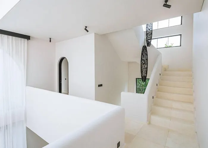 Villa Corsica At Isola Munggu